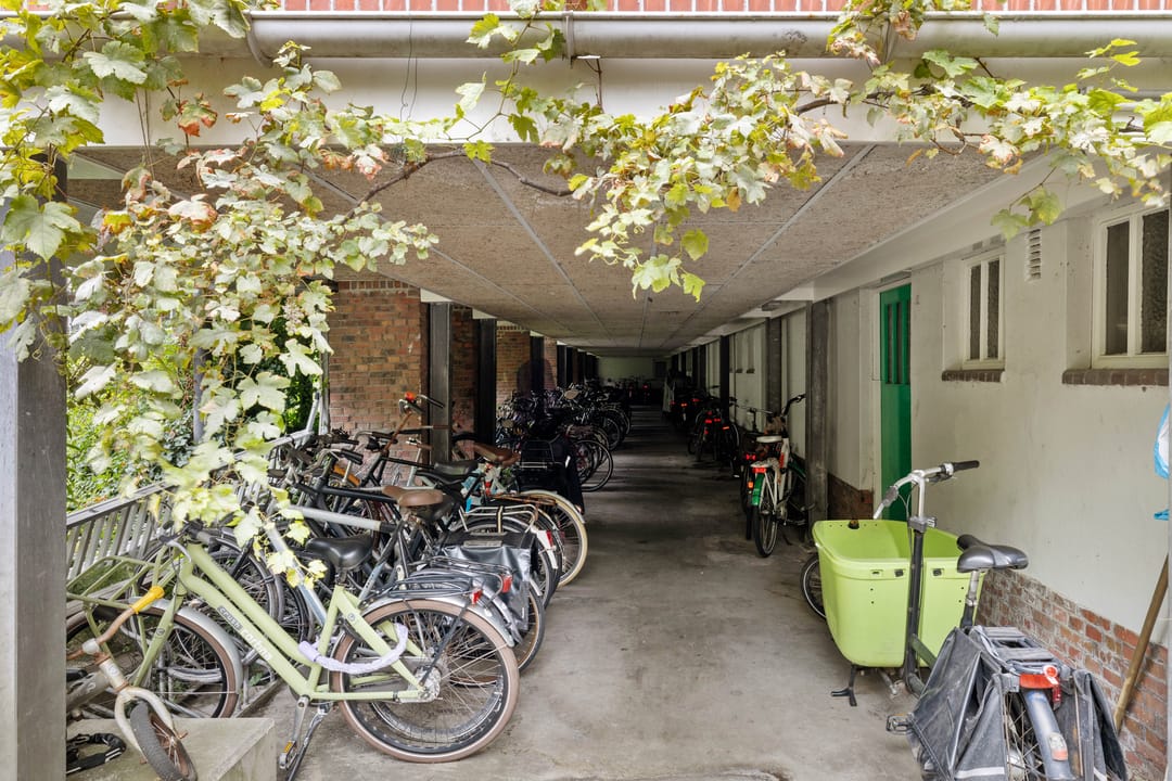 Top Floor 3-Room Apartment with Sunny Balcony in Monumental Building Amsterdam East — 17