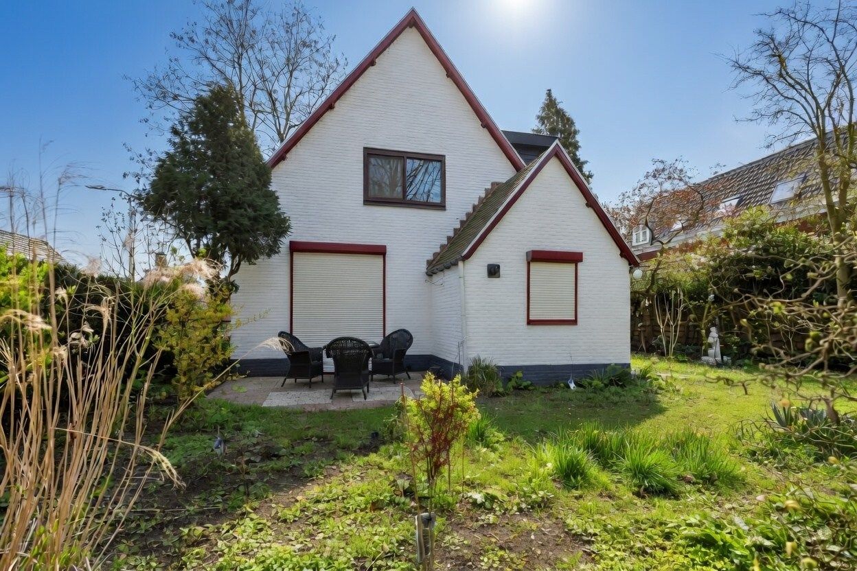 Photo 39 of Voorstraat 35