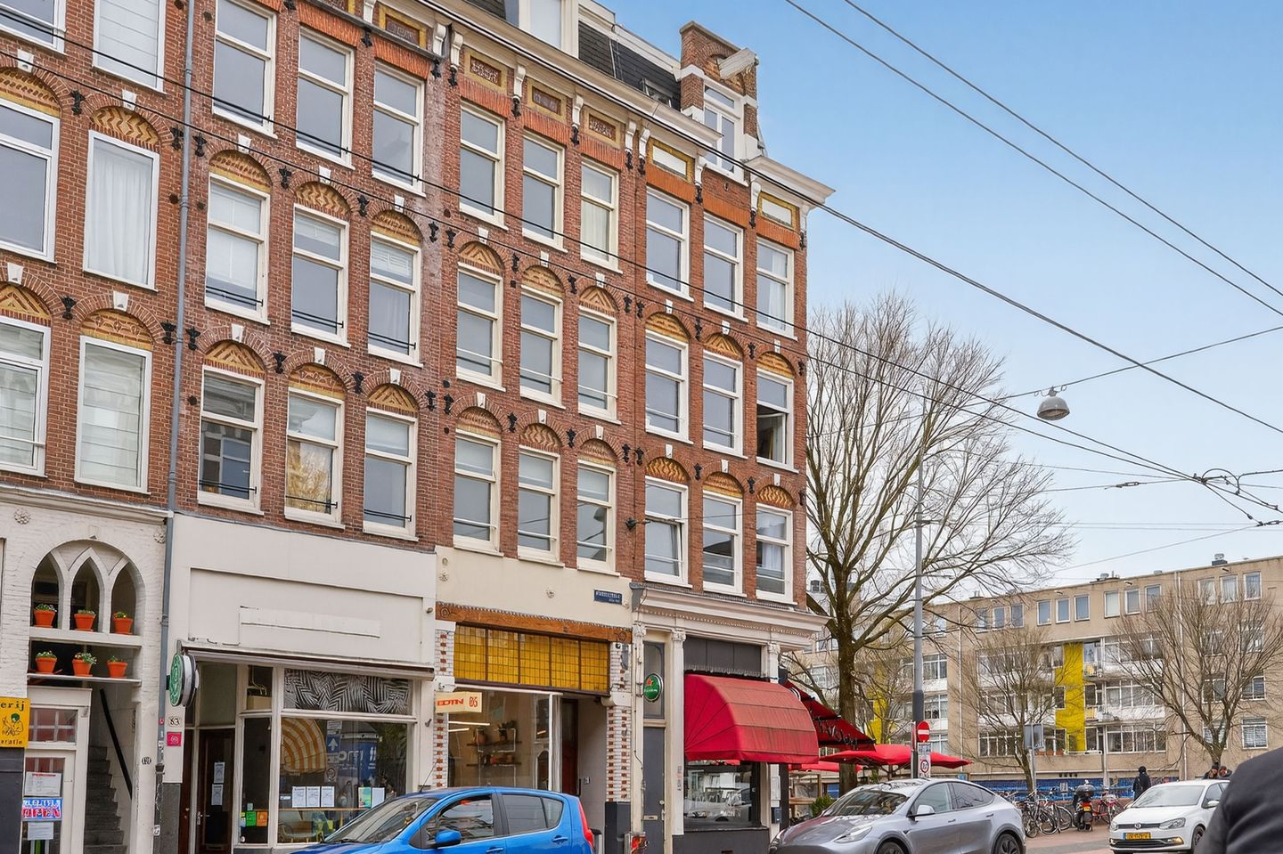 Bright corner apartment with canal view in Amsterdam West — 20