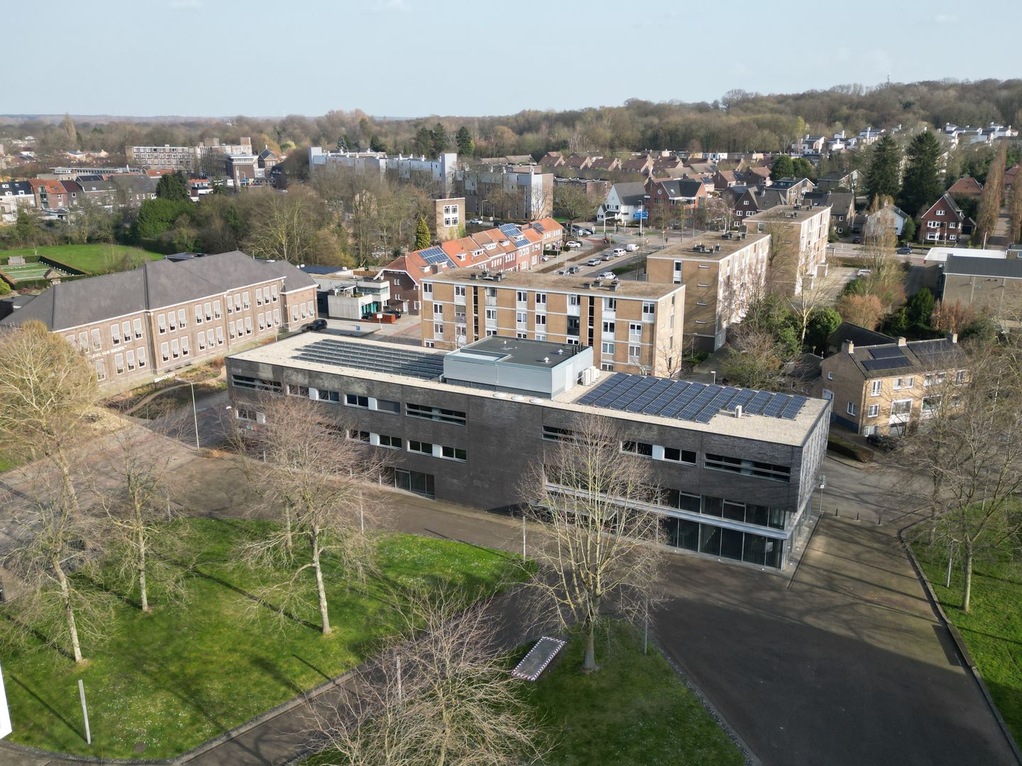 Bekijk foto 1 van Hub Dassenplein 3