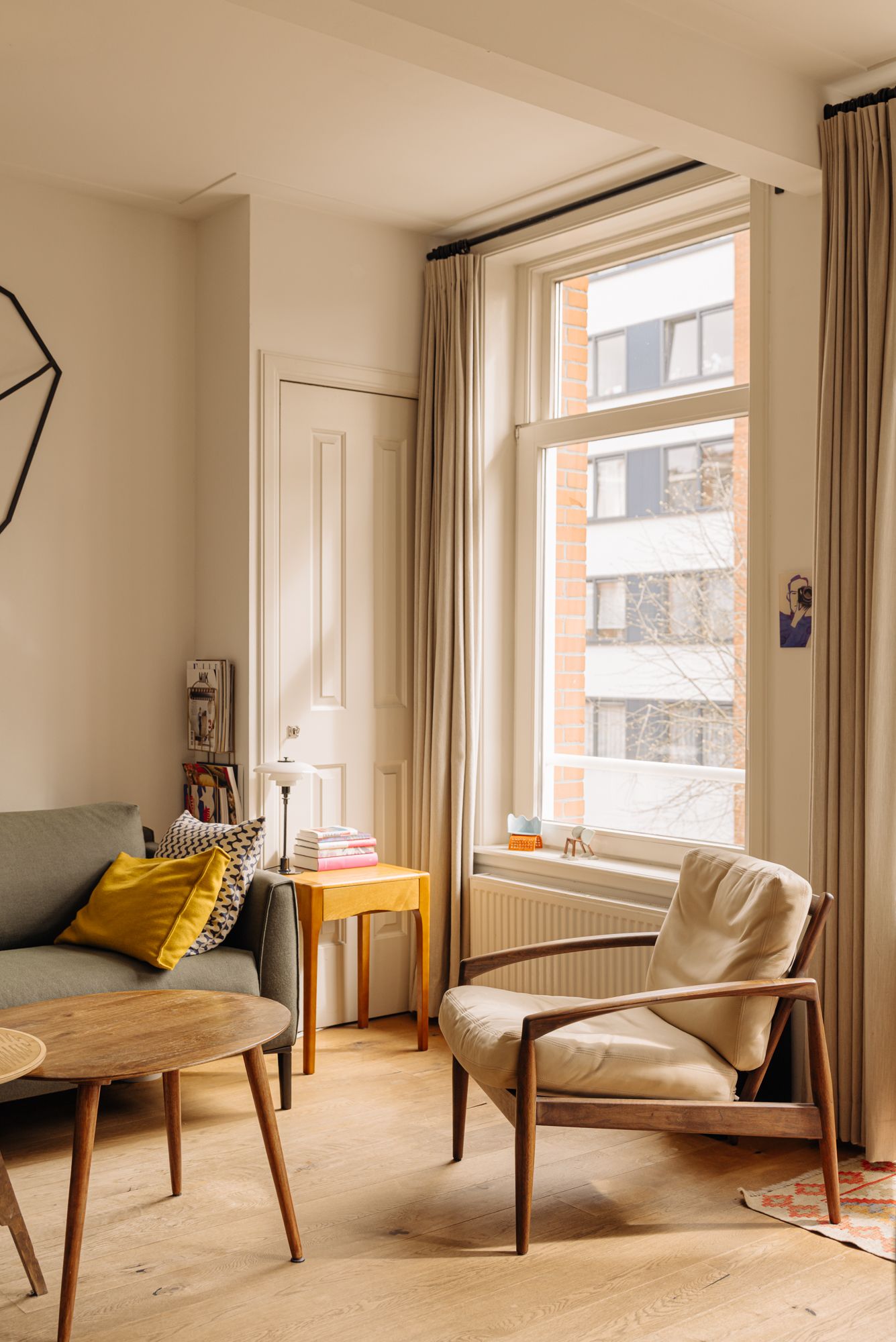 Charming 2-bedroom apartment with high ceilings and free views in Amsterdam East — 12