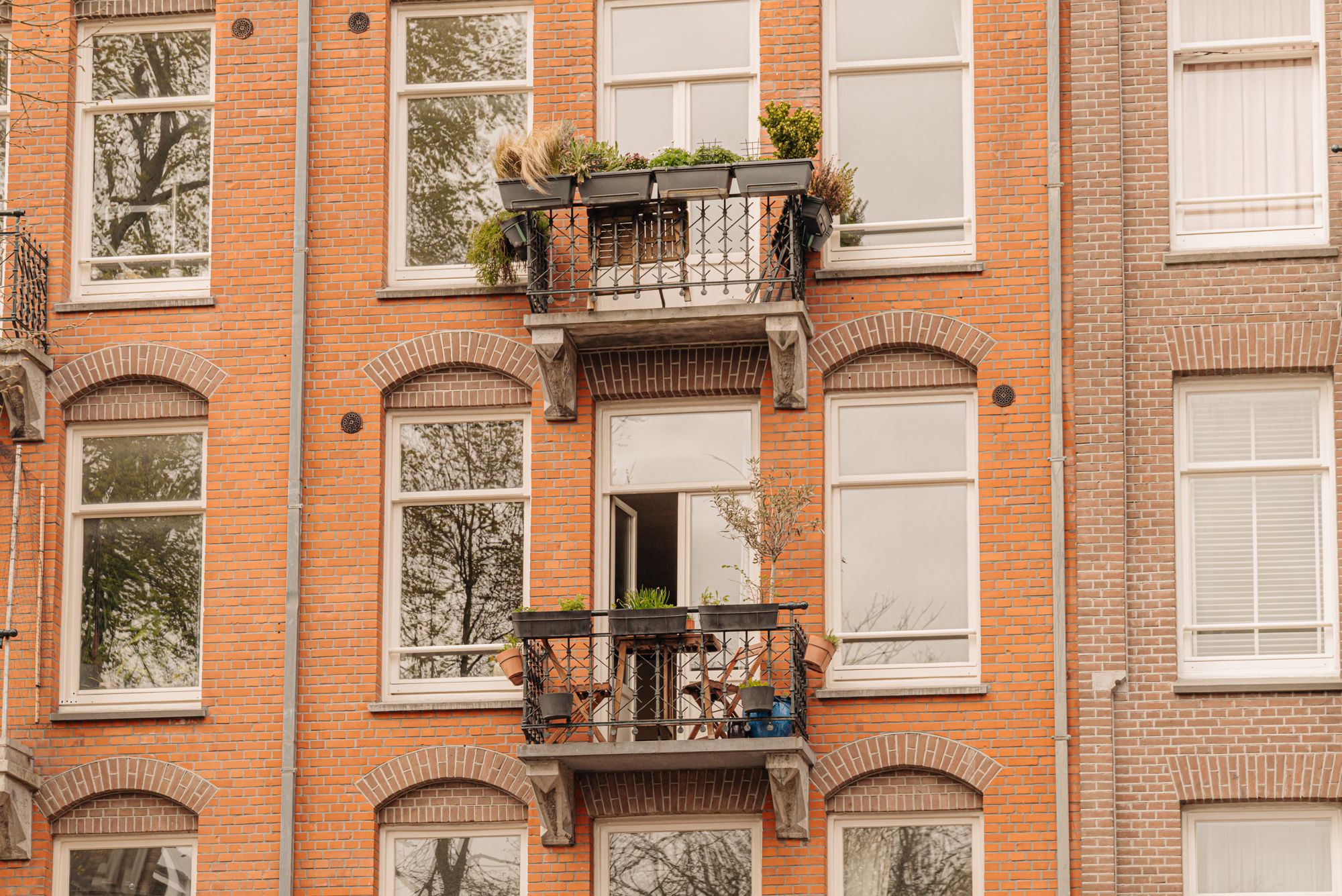 Charming 2-bedroom apartment with high ceilings and free views in Amsterdam East — 24