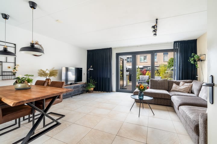 Foto 2 van Blauw-roodlaan 141