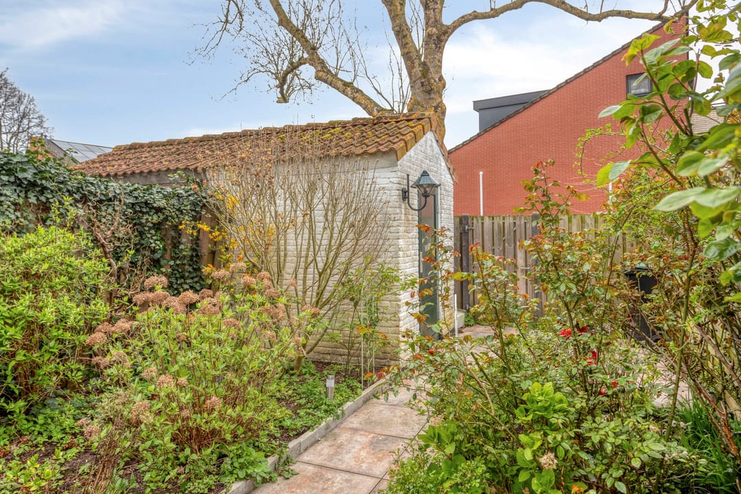 Photo 22 of Kon Wilhelminastraat 12