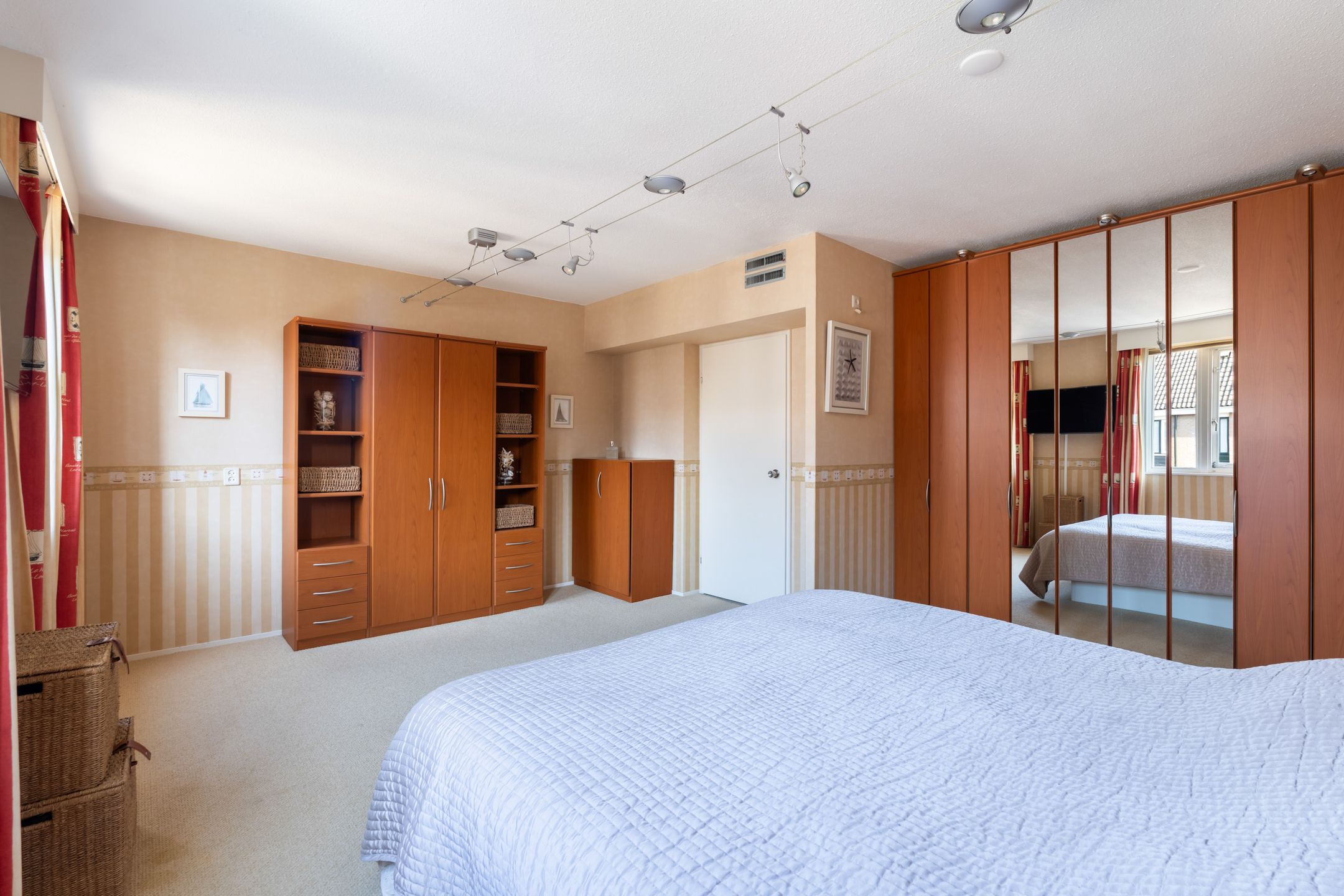 Photo 24 of J. Boezerstraat 80