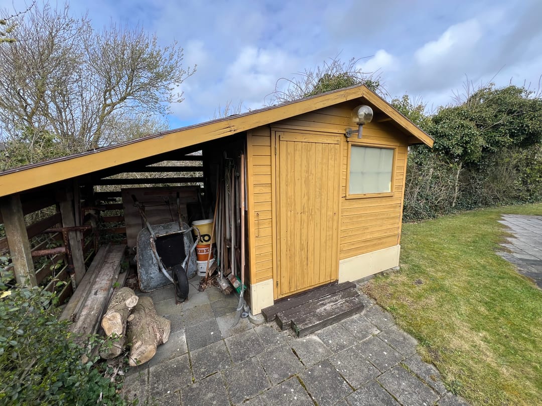 Photo 32 of Branding 13