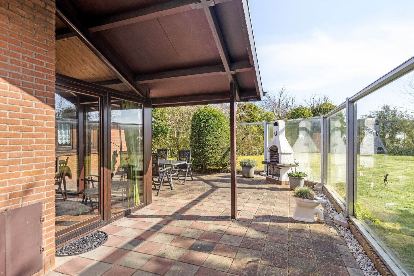 Photo 25 of Branding 13