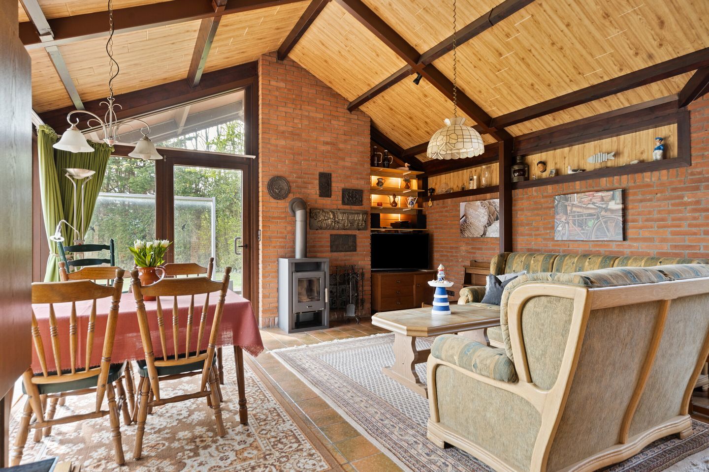 Photo 19 of Branding 13