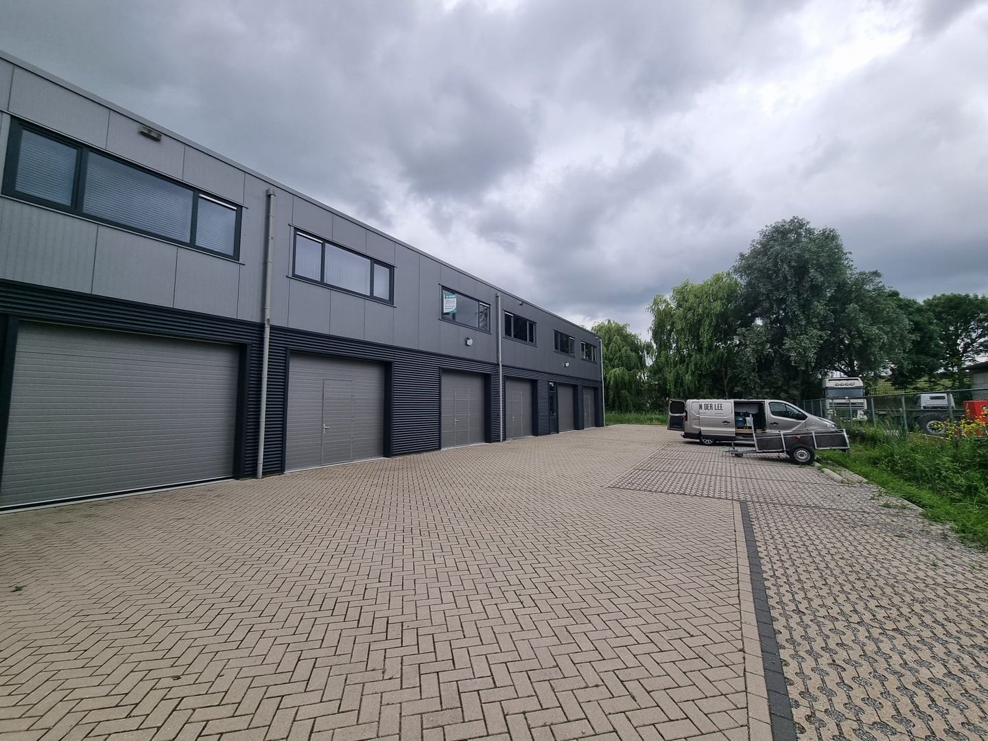 Bekijk foto 2 van Industrieweg 13-04