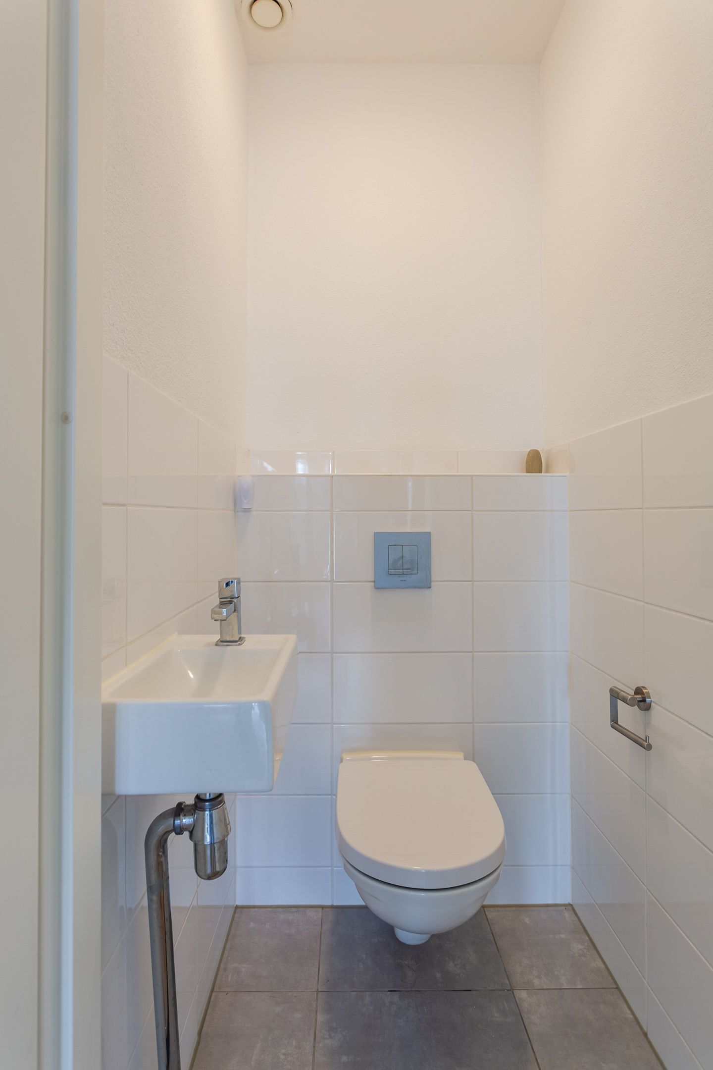 Bright Corner Apartment with 2 Bedrooms and Sunny Balcony in Almere-Poort — 18