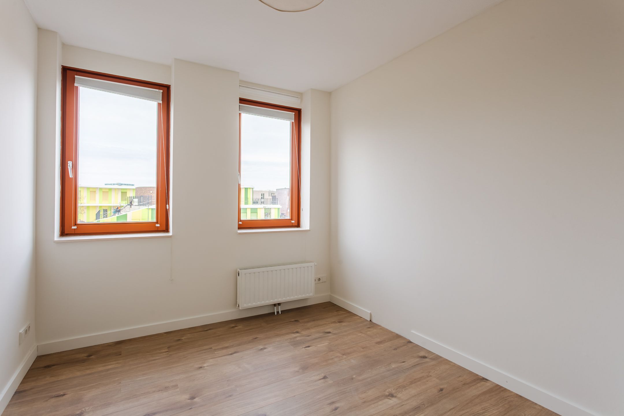 Bright Corner Apartment with 2 Bedrooms and Sunny Balcony in Almere-Poort — 12