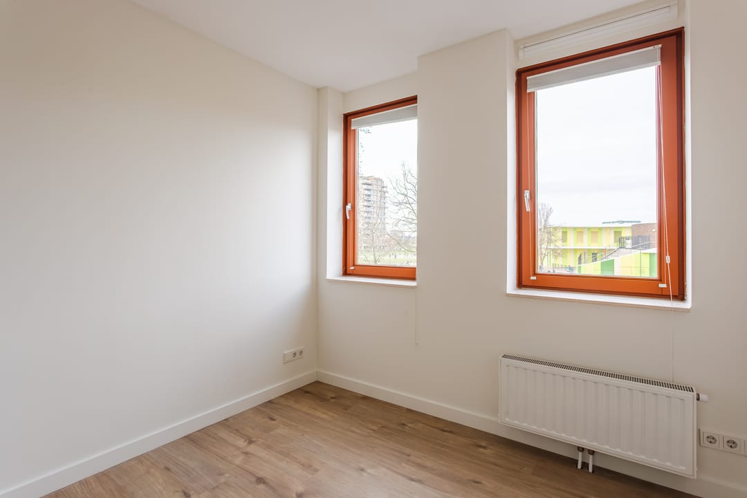 Bright Corner Apartment with 2 Bedrooms and Sunny Balcony in Almere-Poort — 13