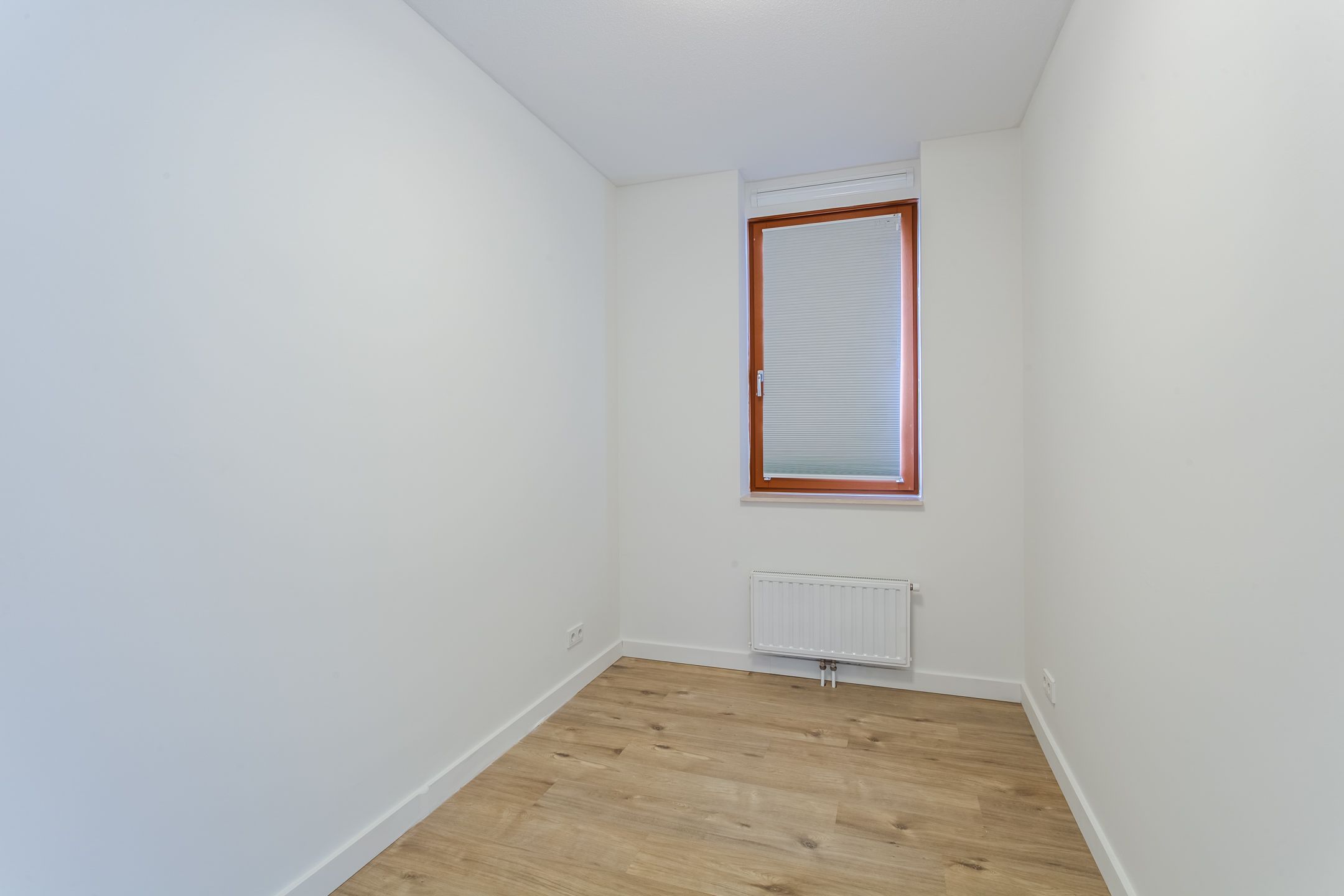 Bright Corner Apartment with 2 Bedrooms and Sunny Balcony in Almere-Poort — 15