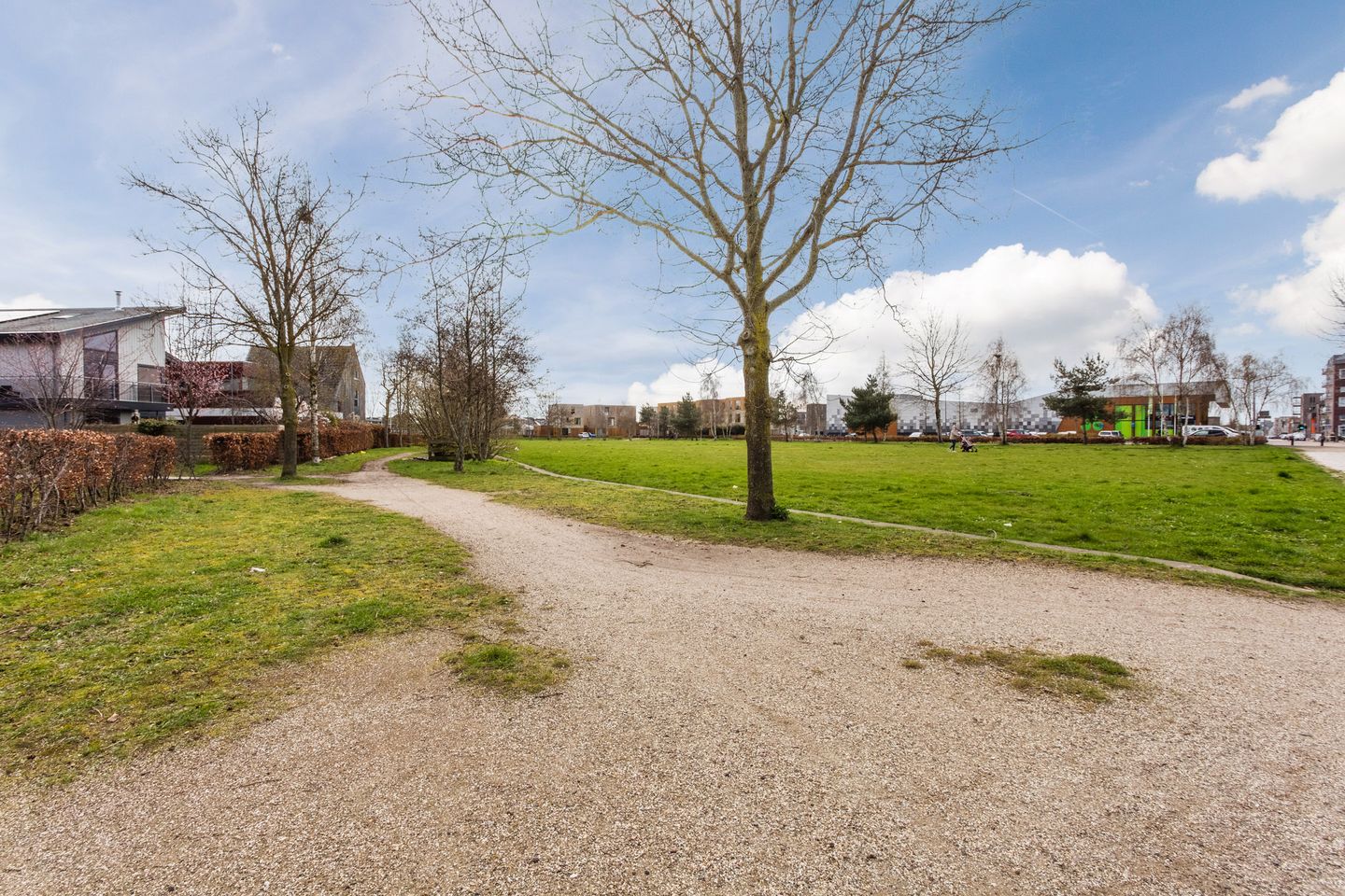 Bright Corner Apartment with 2 Bedrooms and Sunny Balcony in Almere-Poort — 25
