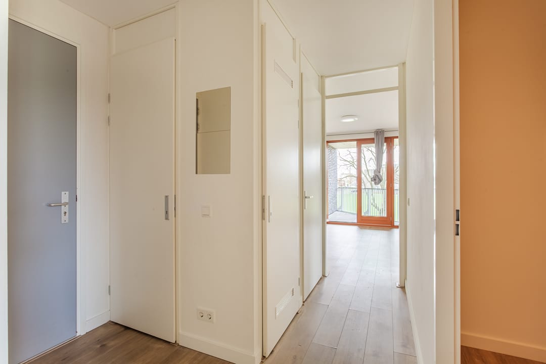 Bright Corner Apartment with 2 Bedrooms and Sunny Balcony in Almere-Poort — 17