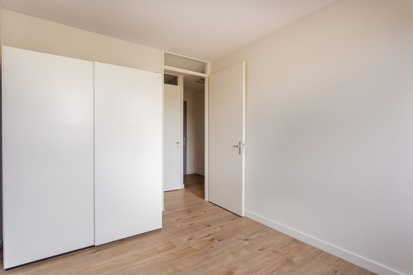 Bright Corner Apartment with 2 Bedrooms and Sunny Balcony in Almere-Poort — 14