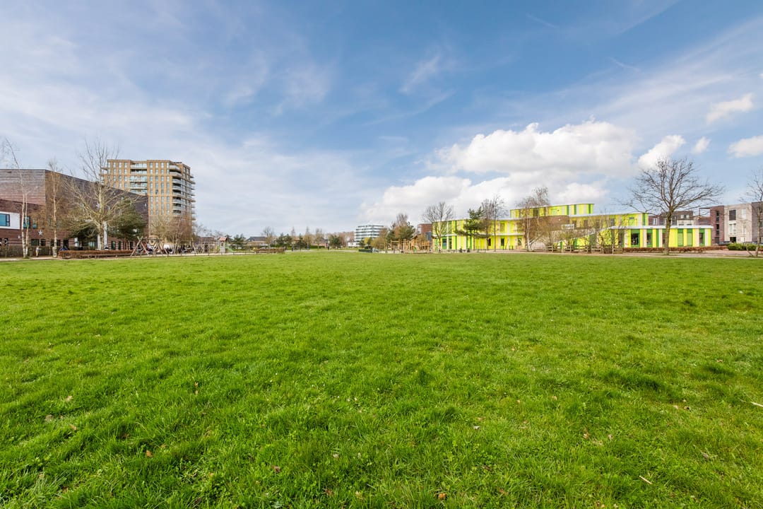 Bright Corner Apartment with 2 Bedrooms and Sunny Balcony in Almere-Poort — 26
