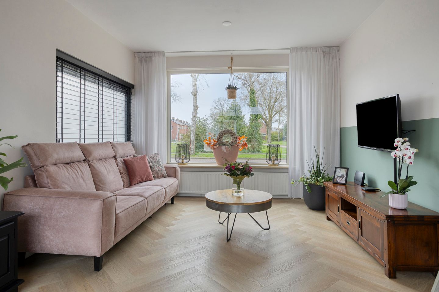 Foto 10 van Troelstralaan 11