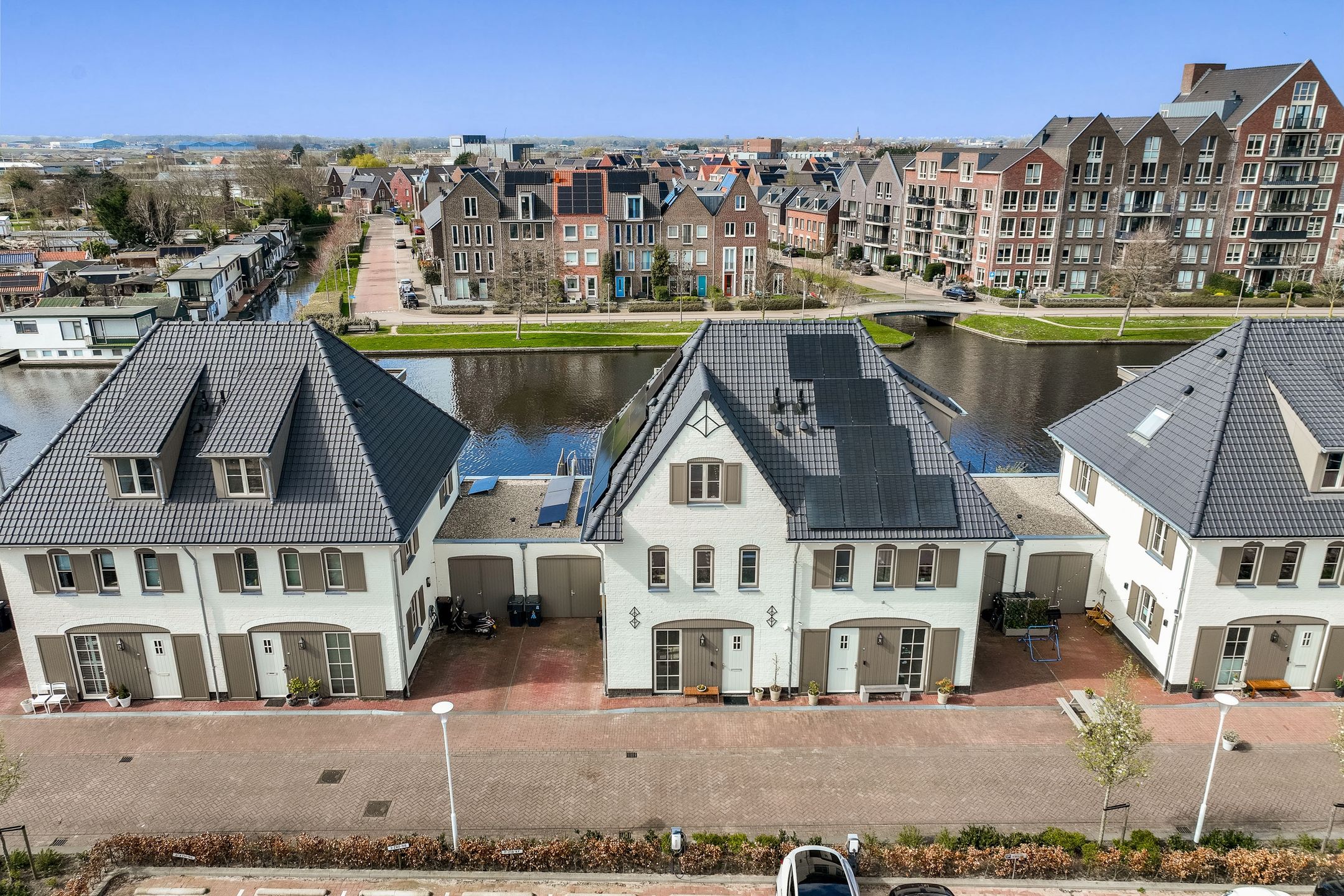 Luxury Riverside Living in Oegstgeest with Private Garden and Two Parking Spaces — 42