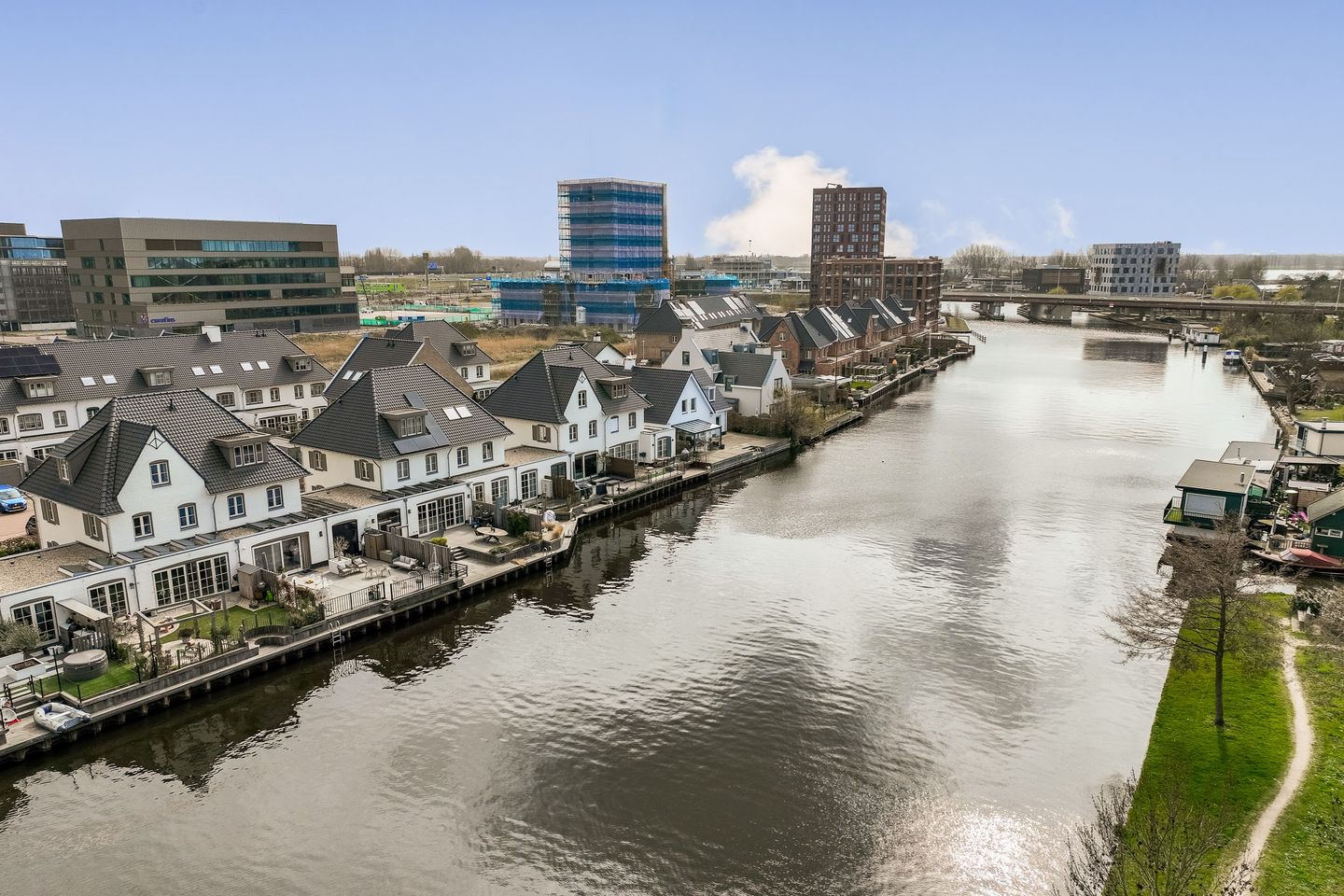 Luxury Riverside Living in Oegstgeest with Private Garden and Two Parking Spaces — 44