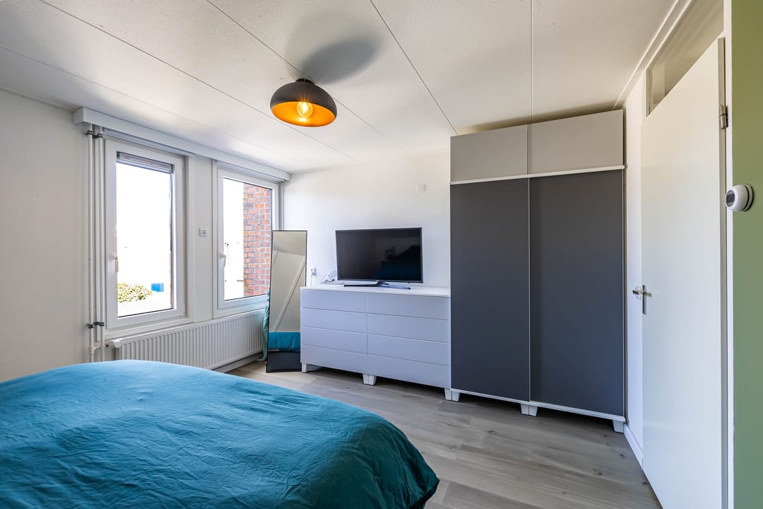 Extended semi-detached house with new kitchen in child-friendly Zuidlaren — 28