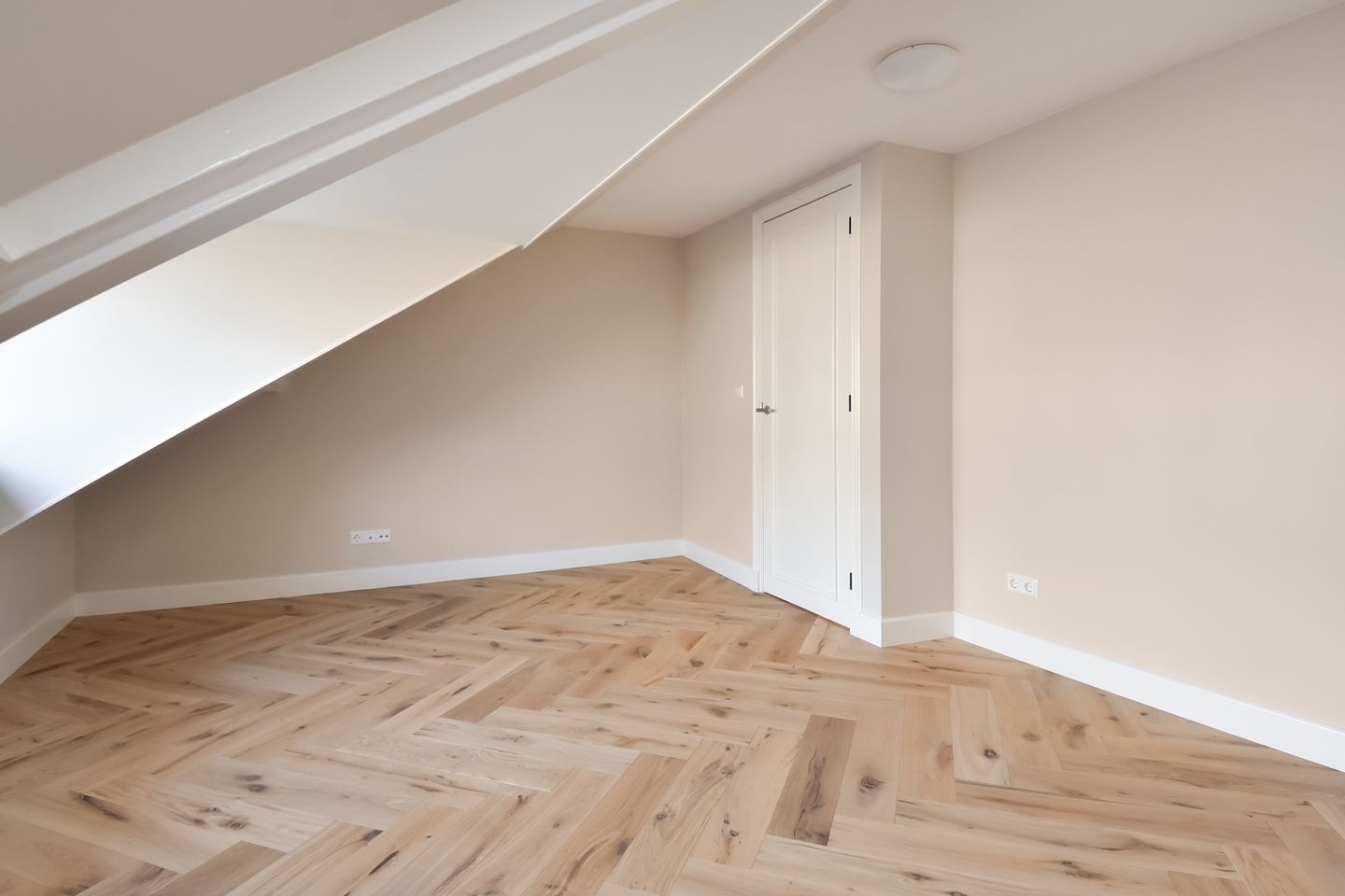 Foto 40 van Waalsdorperweg 235