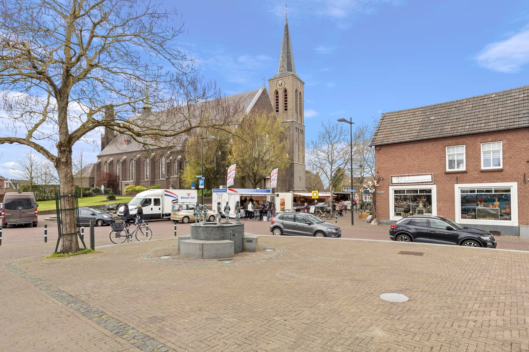 Photo 46 of Markt 11-C