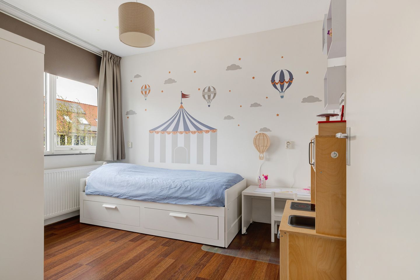 Photo 19 of Laurens van Kuikstraat 1