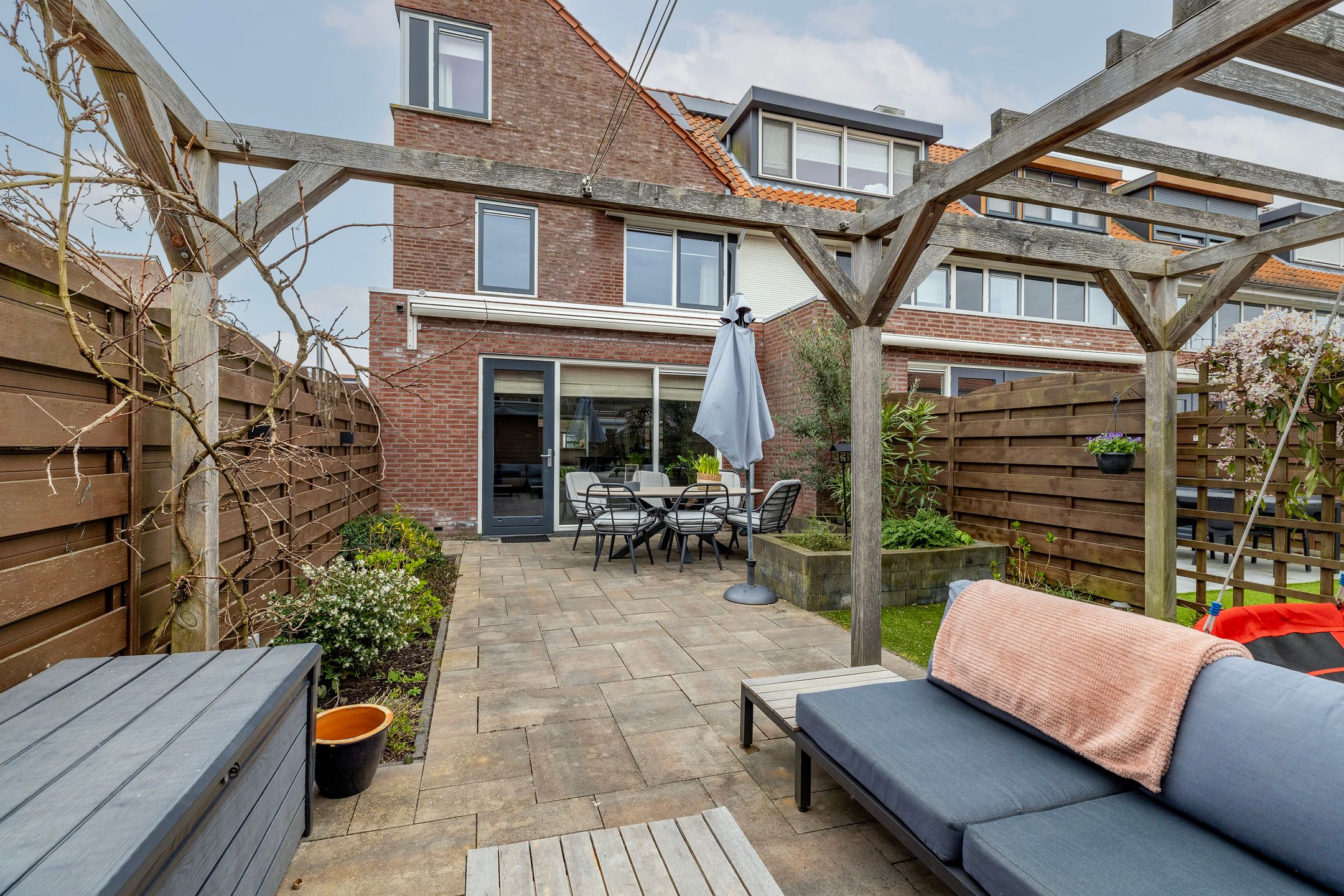 Photo 36 of Laurens van Kuikstraat 1