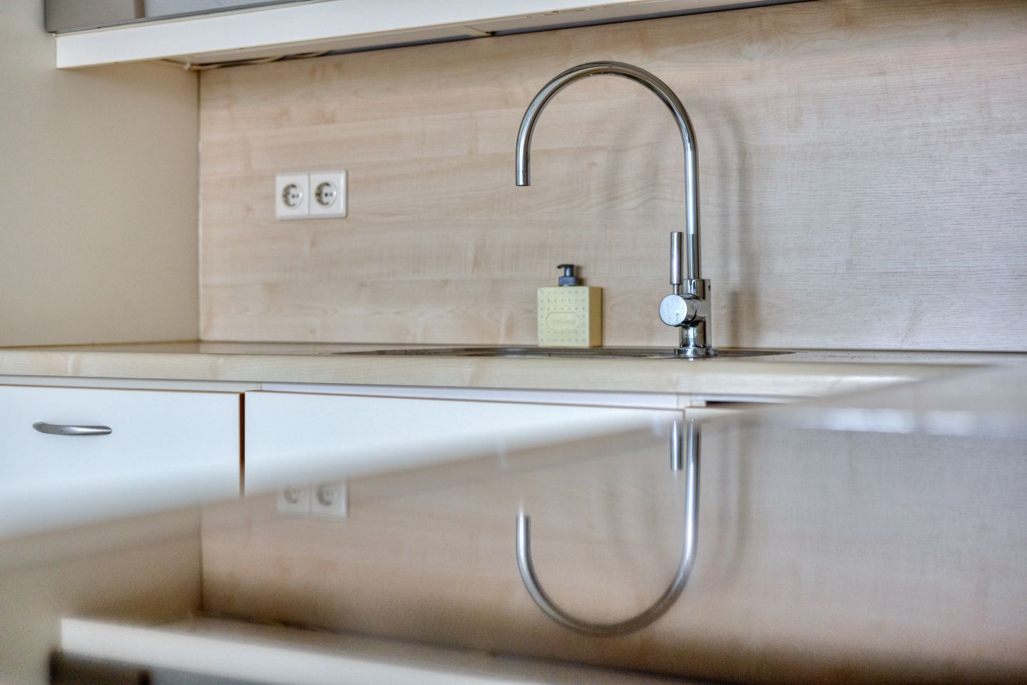 Photo 14 of Brederostraat 1-8