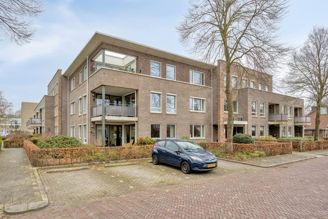 Photo 32 of Brederostraat 1-8