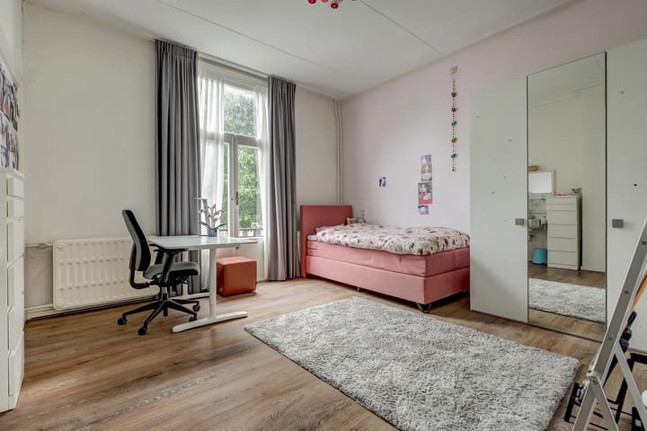 Photo 4 of Staringstraat 25