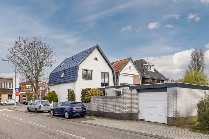 Photo 4 of Dorpsstraat 1043