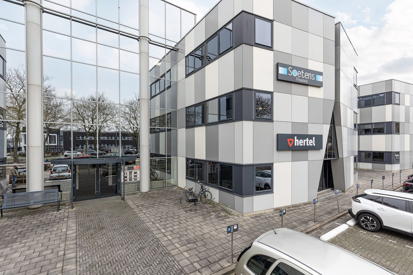 View photo 2 of Dillenburgstraat 5-B