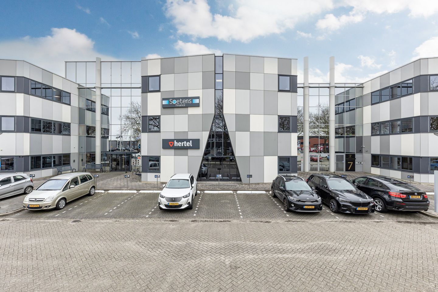 View photo 1 of Dillenburgstraat 5-B