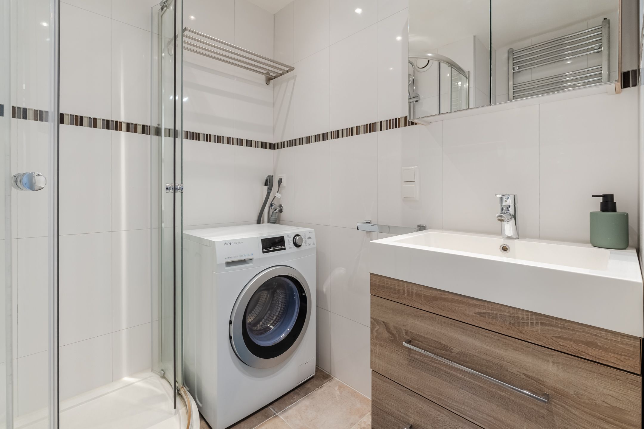 Cosy 2-Room Apartment with East-Facing Balcony in De Baarsjes, Amsterdam — 21