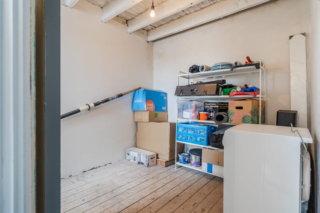 Cosy 2-Room Apartment with East-Facing Balcony in De Baarsjes, Amsterdam — 26