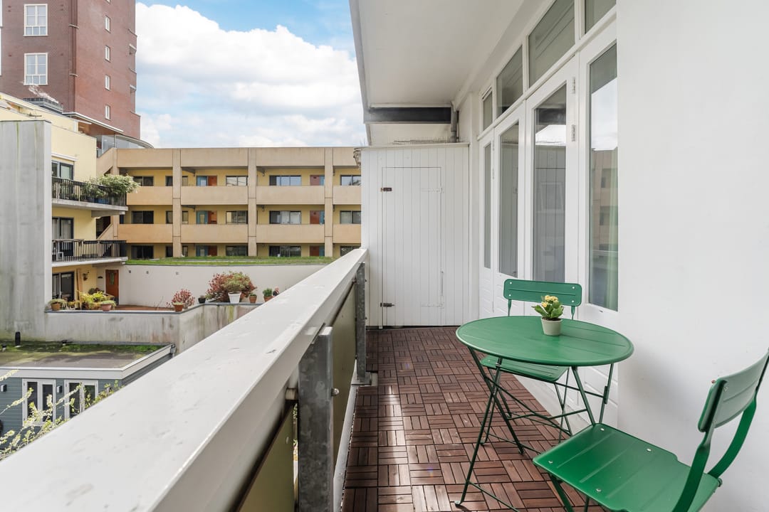 Cosy 2-Room Apartment with East-Facing Balcony in De Baarsjes, Amsterdam — 23