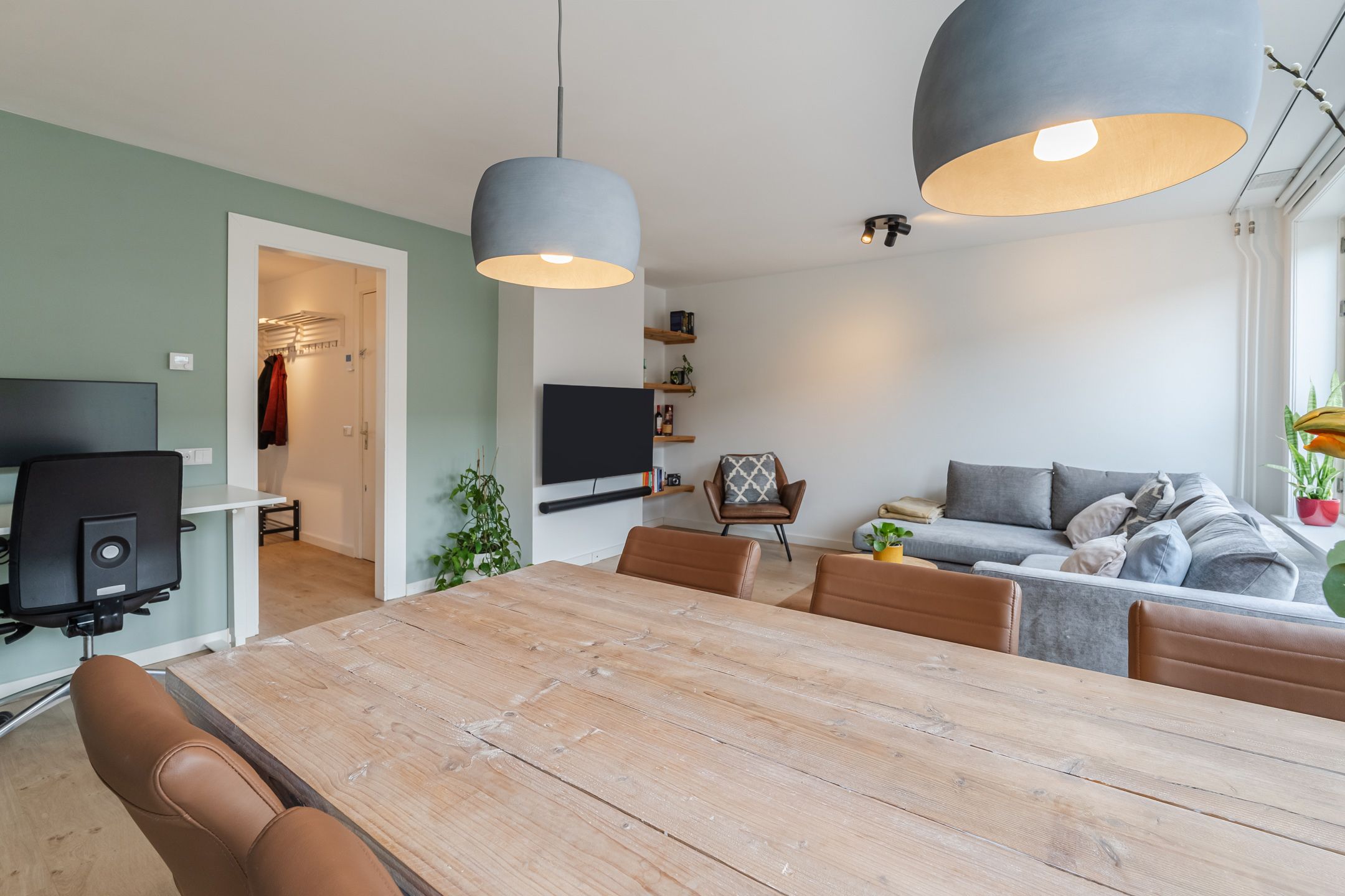 Cosy 2-Room Apartment with East-Facing Balcony in De Baarsjes, Amsterdam — 12