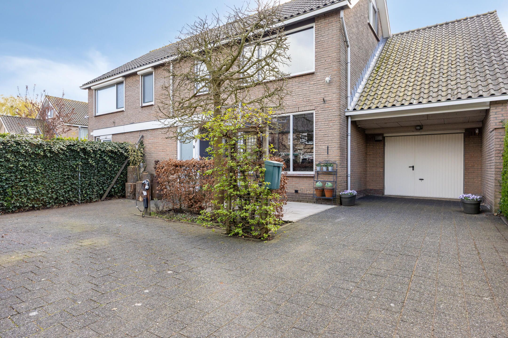 Photo 45 of Prins Bernhardstraat 3