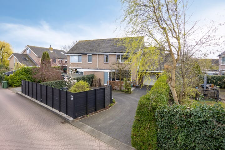 Photo 4 of Prins Bernhardstraat 3