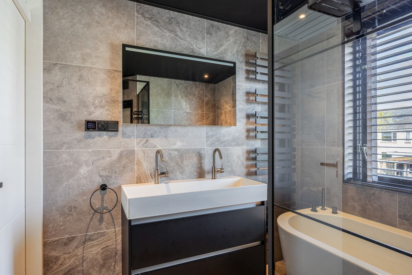 Photo 35 of Prins Bernhardstraat 3