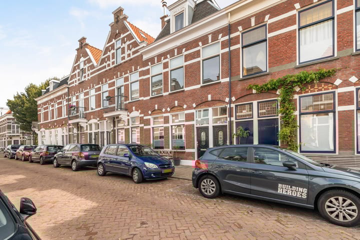 Photo 2 of Dirk Hoogenraadstraat 31