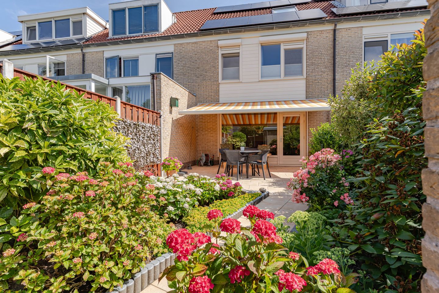 Photo 4 of Roosje Voshoeve 68