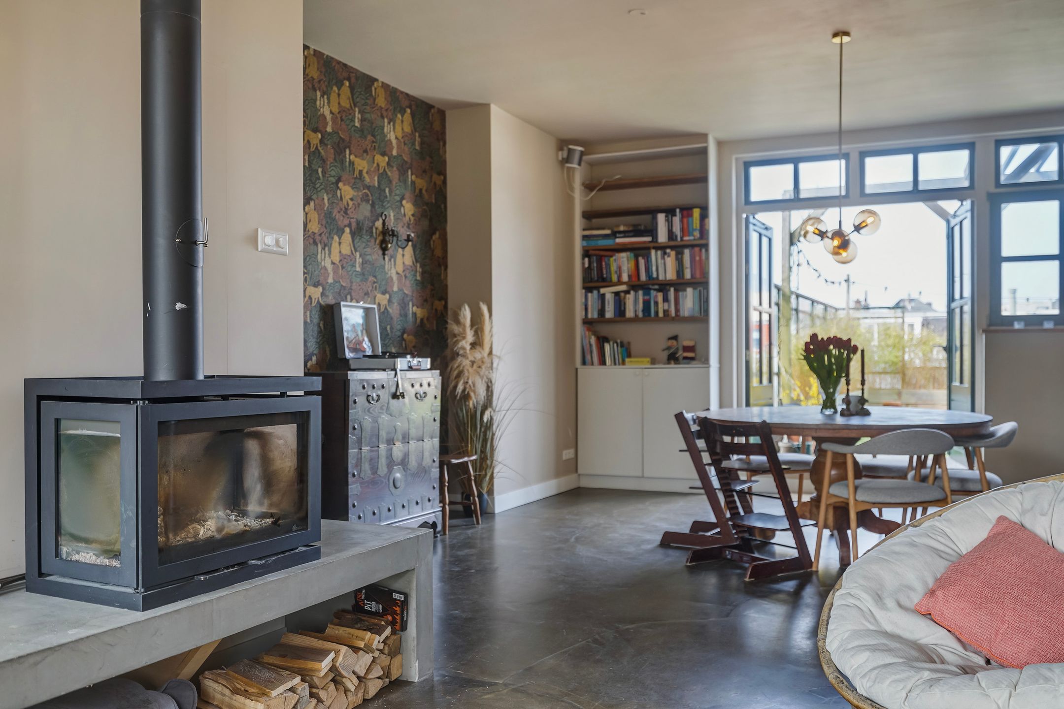 Spacious Top-Floor Apartment with Roof Terrace Near Scheveningen Beach — 12