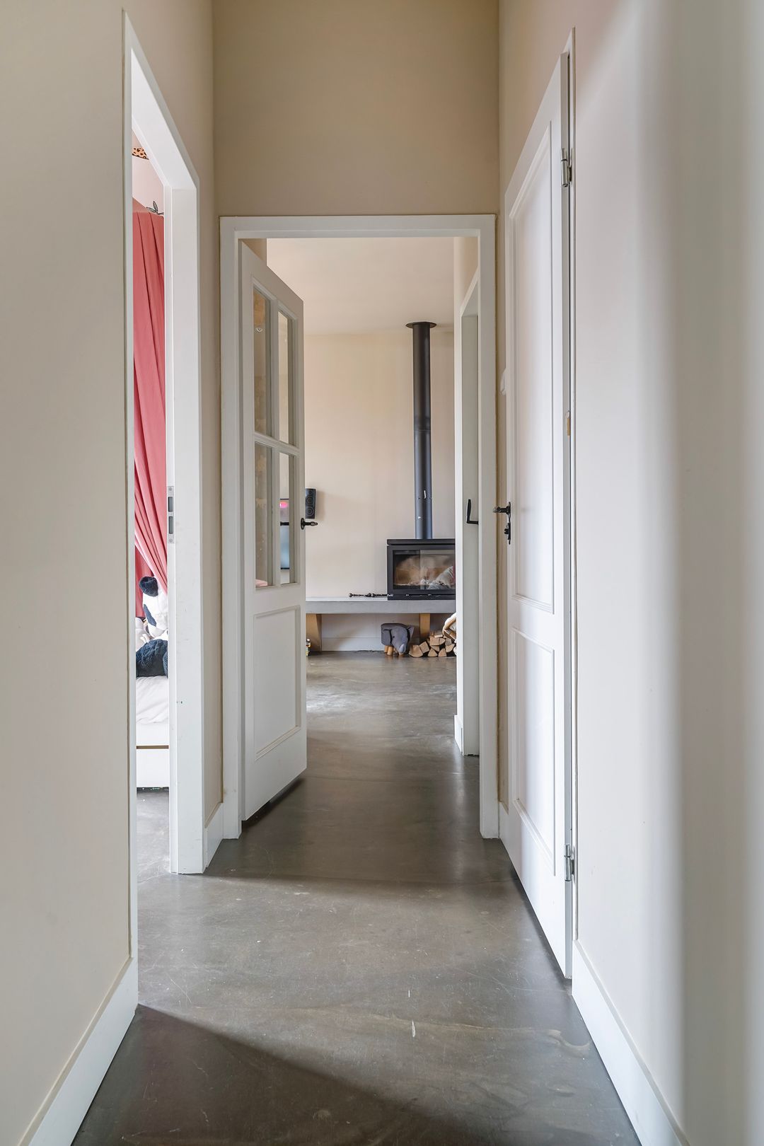 Spacious Top-Floor Apartment with Roof Terrace Near Scheveningen Beach — 23