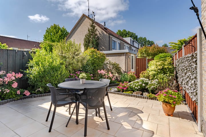 Photo 3 of Roosje Voshoeve 68