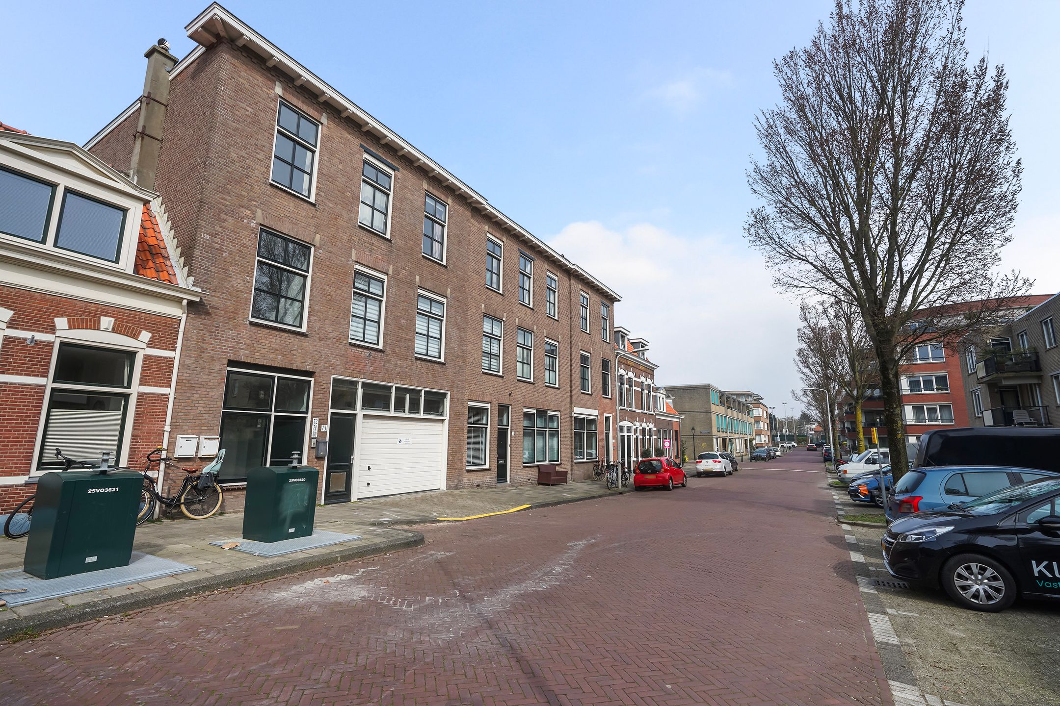 Spacious Top-Floor Apartment with Roof Terrace Near Scheveningen Beach — 39