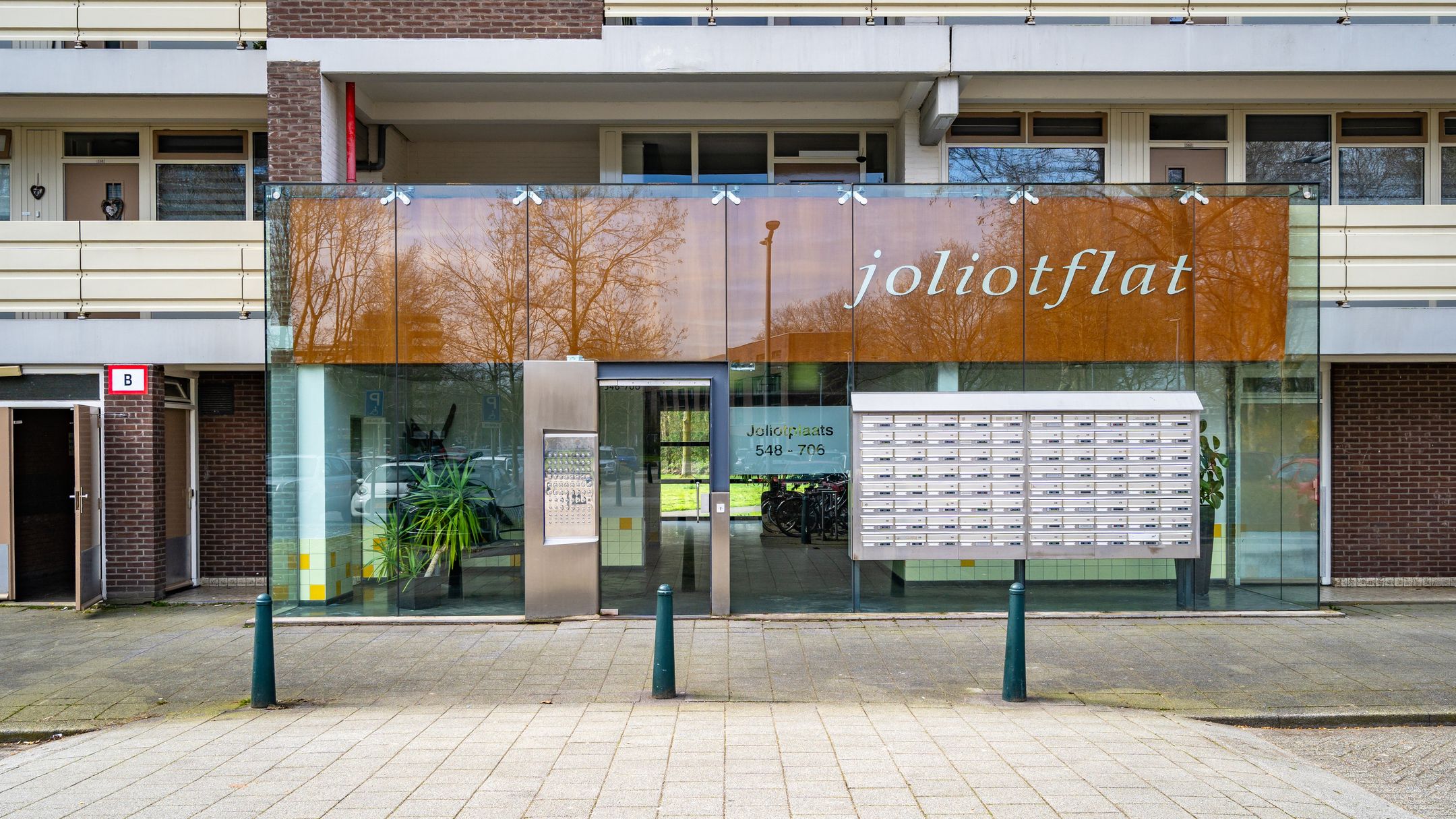 Foto 48 van Joliotplaats 640