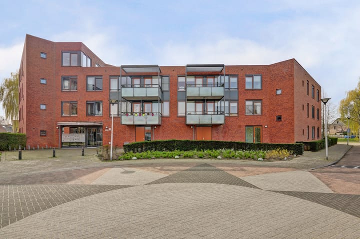 Photo 2 of Polaris 27